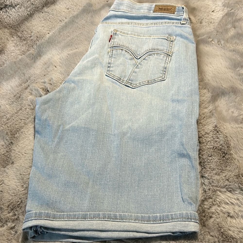 Levi’s 525 Perfect Waist Bermuda shorts
